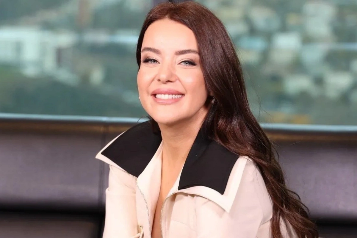 Tanınmış aparıcının 8 aydır xərçəng olduğu ortaya çıxdı Tanınmış aparıcının 8 aydır xərçəng olduğu ortaya çıxdı
