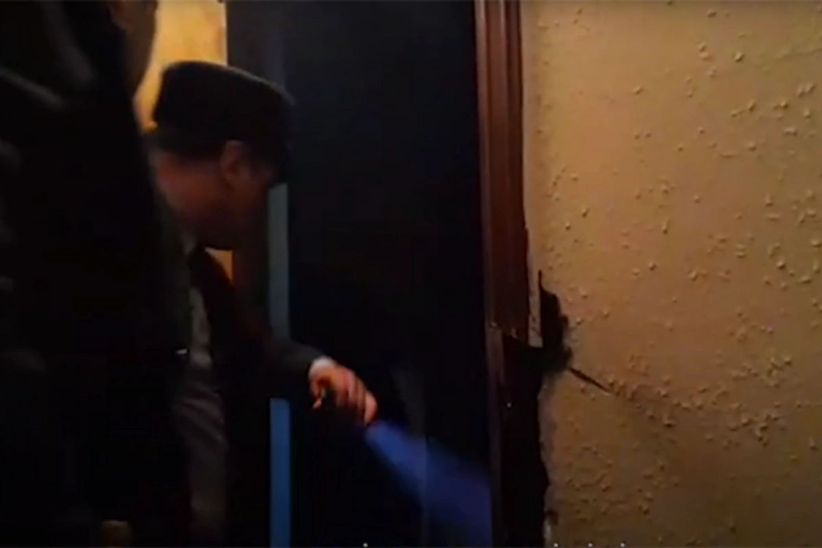 Gecə 3-də qonşusunun evinə qanunsuz girdi - Bu cəza verildi