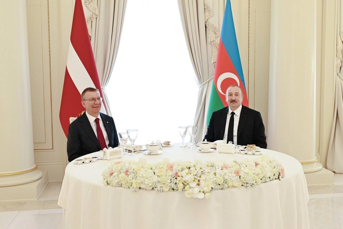 Latviya Prezidentinin şərəfinə rəsmi lanç