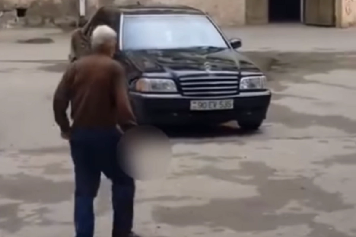 Sumqayıtda TƏHLÜKƏ - Bıçaqlı şəxs uşaqları təhdid edir