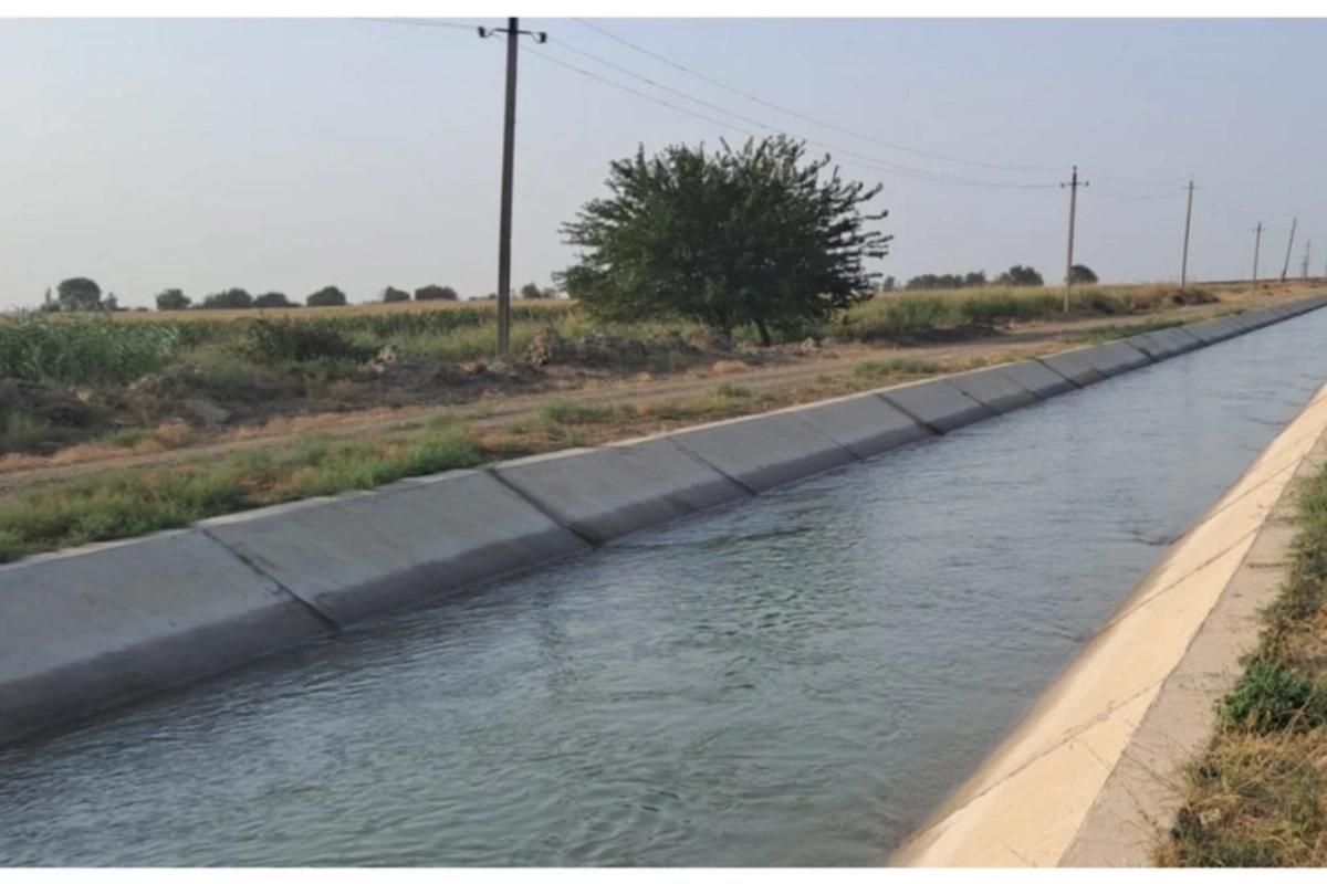 Bərdədə qızını xilas etmək istəyən ata kanalda boğularaq ölüb