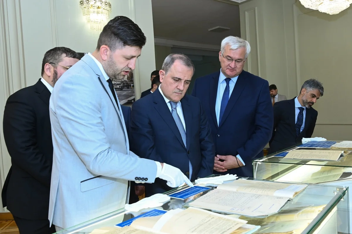 Ceyhun Bayramov Ukrayna XİN-də Azərbaycan və Qafqaza dair arxiv sənədlərlə tanış olub