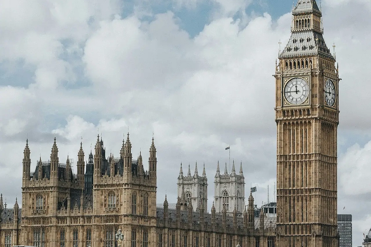 Britaniya Trampın şərtlərindən birini yerinə yetirə bilmədi