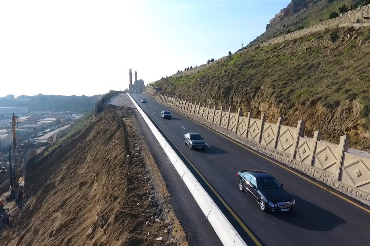 Sürüşməyə görə 6 marşrutun hərəkət istiqaməti dəyişdirildi