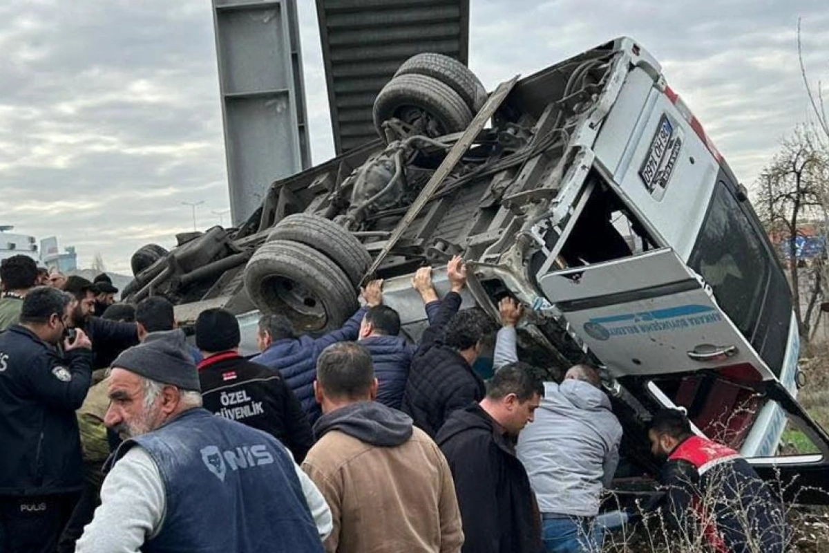 Türkiyədə  ağır yol qəzası: 5 ölü, 14 yaralı var