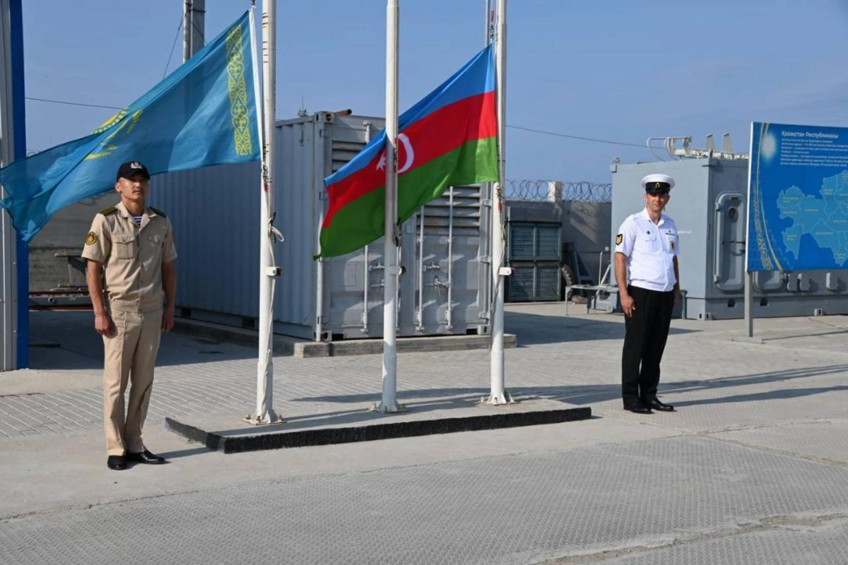 Azərbaycan və Qazaxıstanın birgə hərbi təlimlərə start verdi Azərbaycan və Qazaxıstanın birgə hərbi təlimlərə start verdi