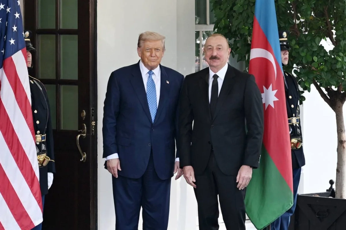 İlham Əliyev Sülh Şurasının ilk iclası çərçivəsində Donald Trampla söhbətləşib