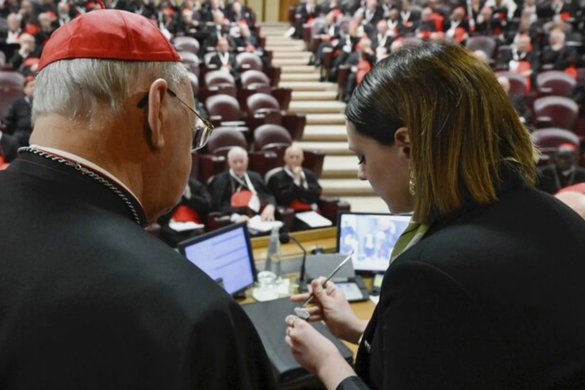 Papa Fransiskin üzüyü və möhürü ləğv edildi