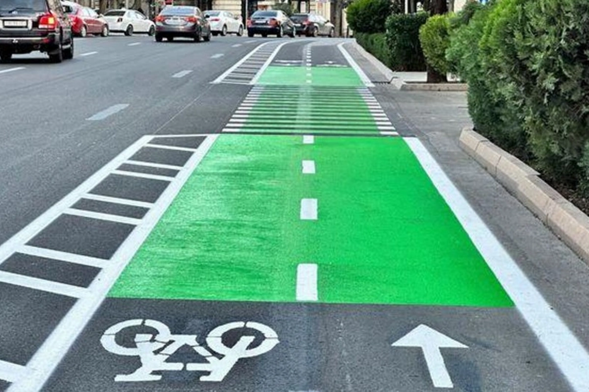 Bakıdakı velosiped yollarında təhlükəsizlik sədləri yerləşdirilib Bakıdakı velosiped yollarında təhlükəsizlik sədləri yerləşdirilib
