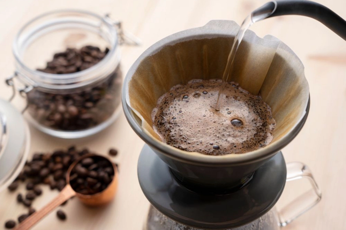 Kimisi zərərli deyir, kimisi fincan-fincan içir - Mütəxəssislər qəhvənin sağlamlığa təsirini açıqladı