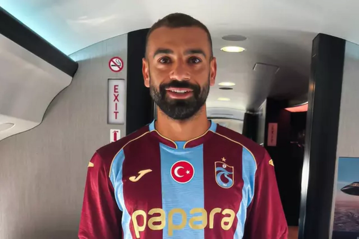 Salah Trabzonspor forması geyinib azarkeşləri coşdurdu - Bizə hər yer Trabzon