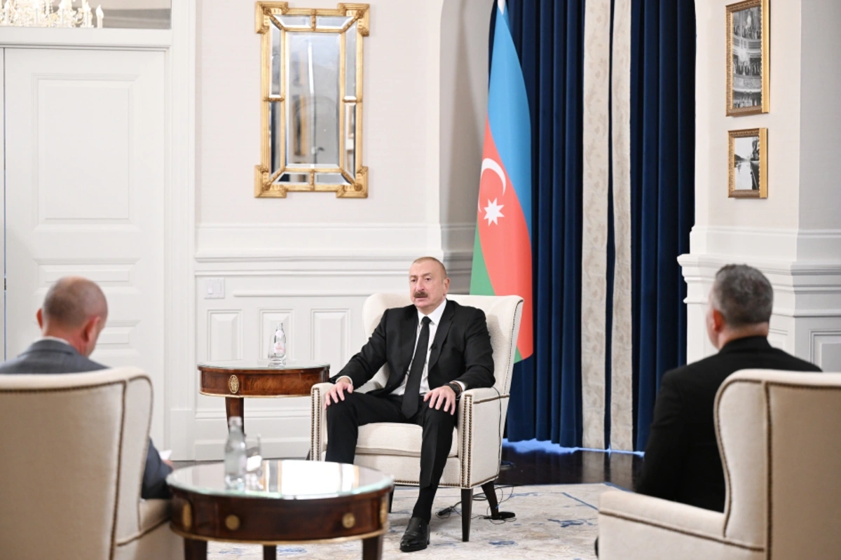İlham Əliyev Vaşinqtonda Azərbaycan KİV nümayəndələrinə müsahibə verib İlham Əliyev Vaşinqtonda Azərbaycan KİV nümayəndələrinə müsahibə verib