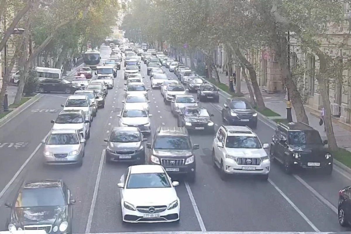 Paytaxtda sıxlıq olan küçələrin SİYAHISI Paytaxtda sıxlıq olan küçələrin SİYAHISI