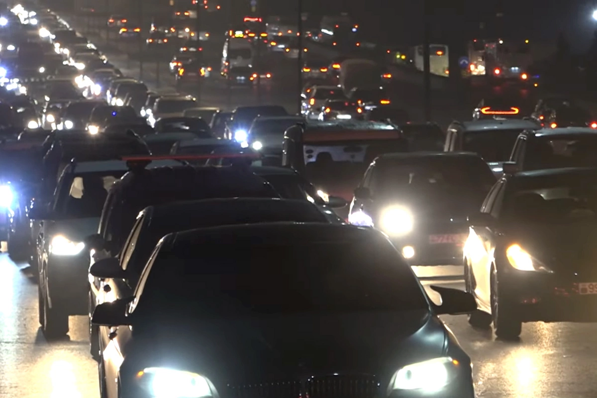 Споры вокруг автобусной полосы на шоссе Баку - Сумгайыт не утихают