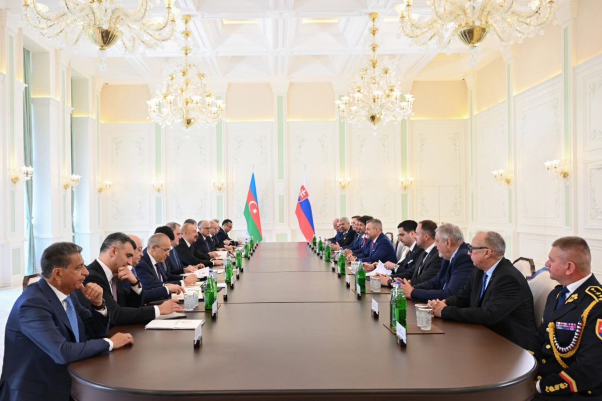Prezident İlham Əliyevin Şuşada Slovakiya Prezidenti ilə geniş tərkibdə görüşü olub