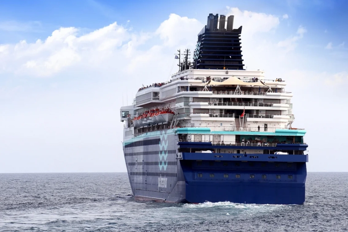 Münaqişənin kəskinləşməsindən bəri Hörmüz boğazından ilk sərnişin gəmisi keçdi