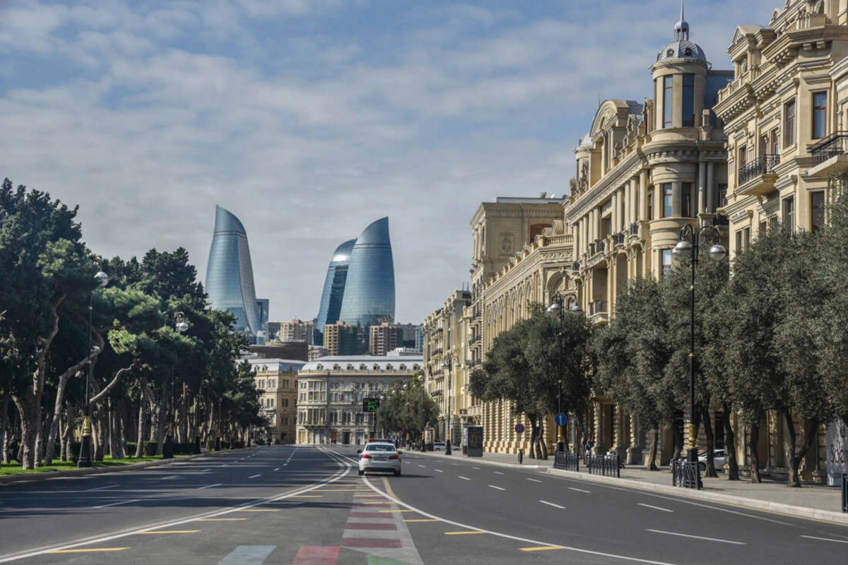 Bakının mərkəzi küçələrində sürət həddi 50 km/saat olacaq - VACİB AÇIQLAMA
