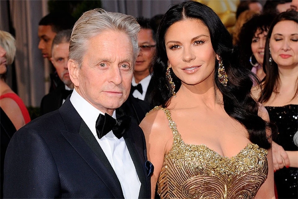 Кэтрин Зета-Джонс опубликовала редкие снимки со свадьбы с Майклом Дугласом