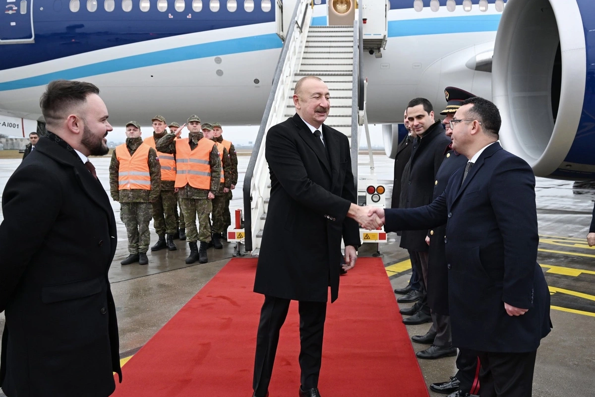 Президент Ильхам Алиев прибыл с официальным визитом в Словакию
