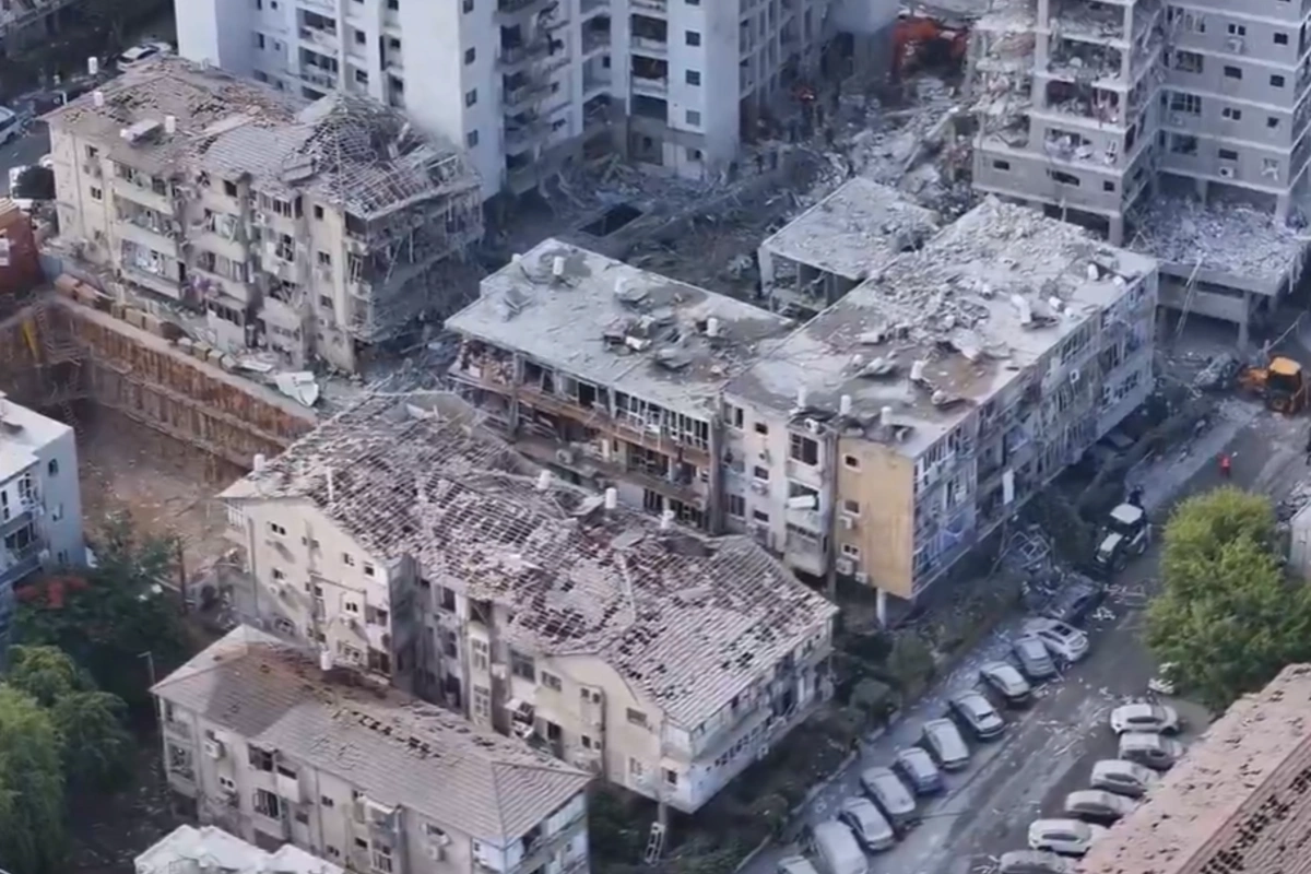 Təl-Əvivə ballistik raket zərbəsi: Məhəllənin dronla çəkilişi