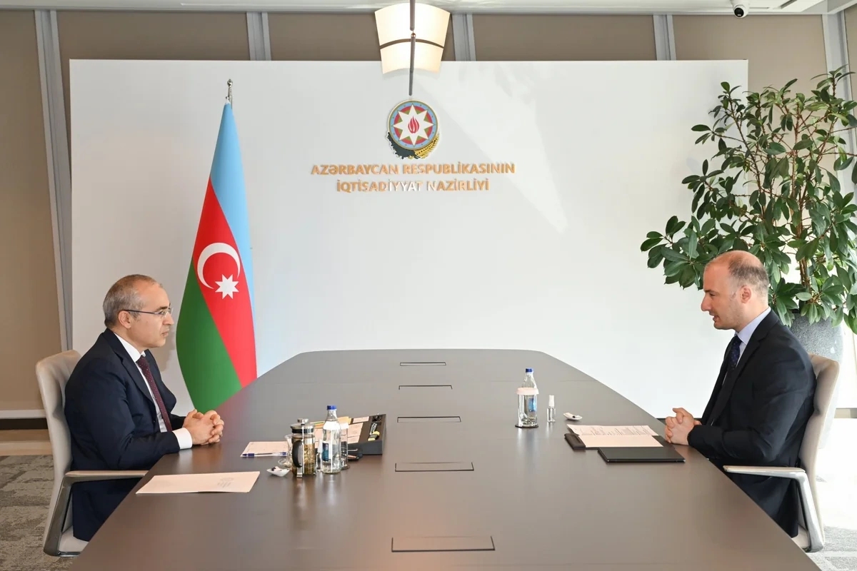 Mikayıl Cabbarov IV Yüksəliş müsabiqəsinin qalibləri ilə görüşüb