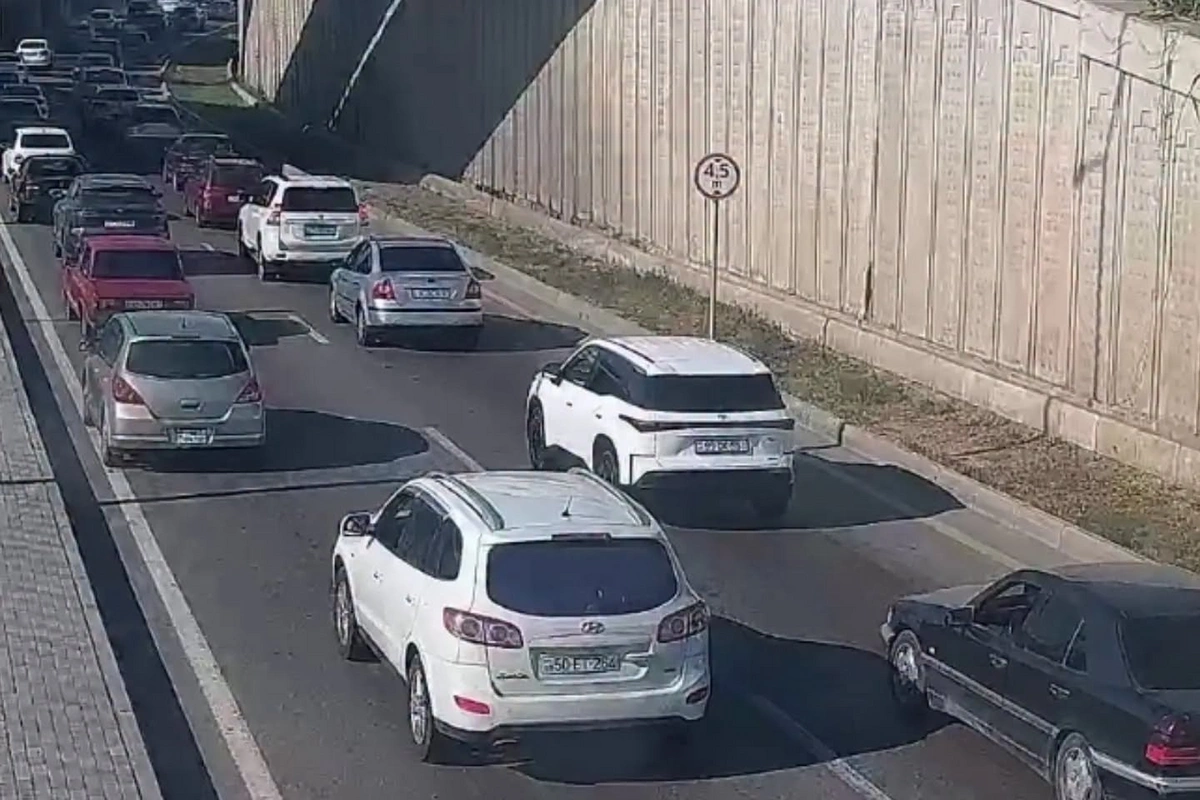 Bakıda 6 istiqamətdə tıxac müşahidə olunur