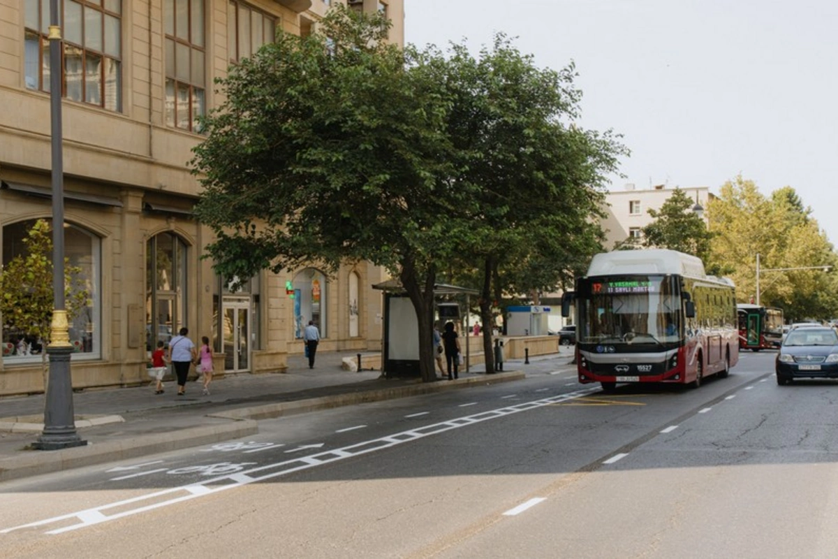 Bakının bu prospektində mikromobillik zolağı genişləndirilib