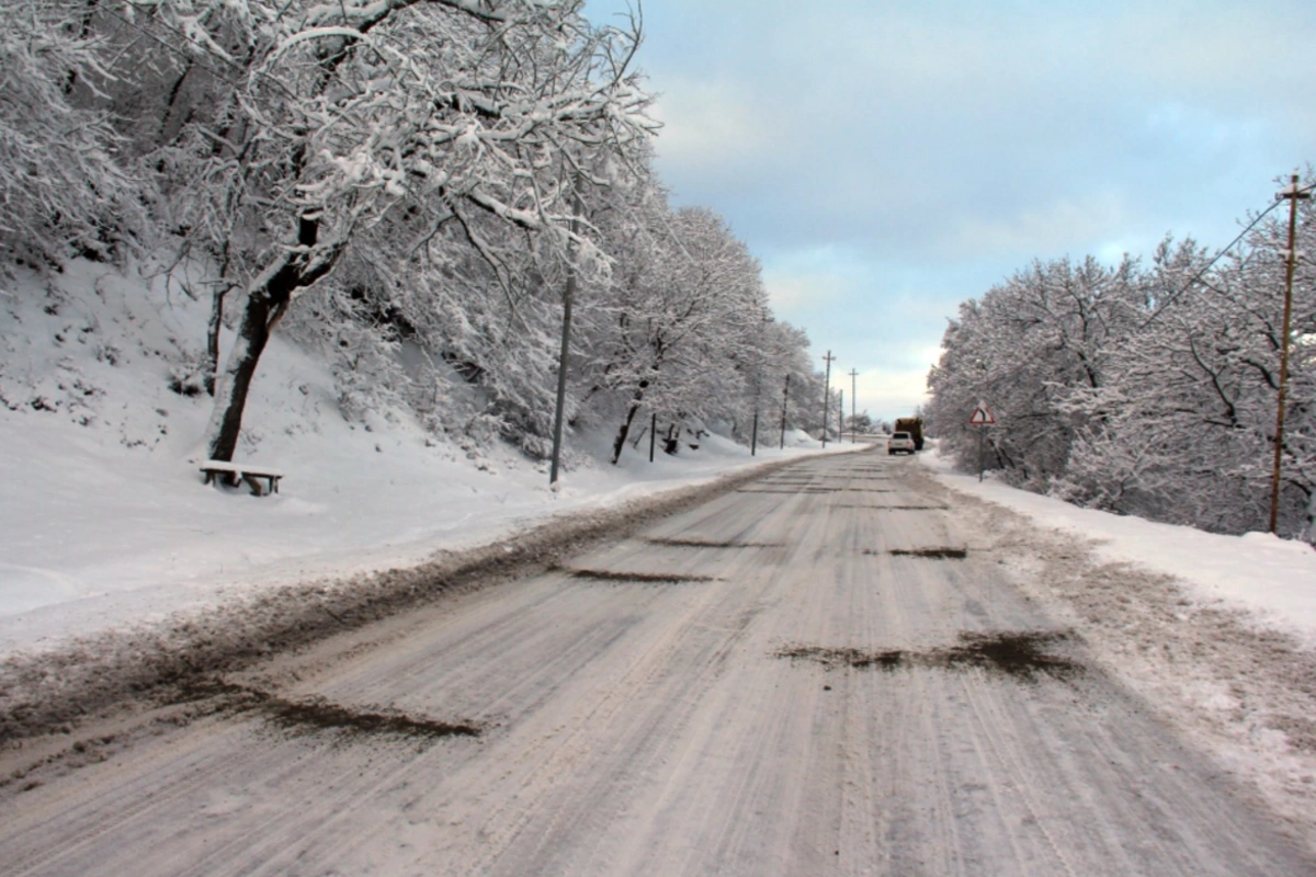 Ağsu dolayları yenidən buz bağlayıb
