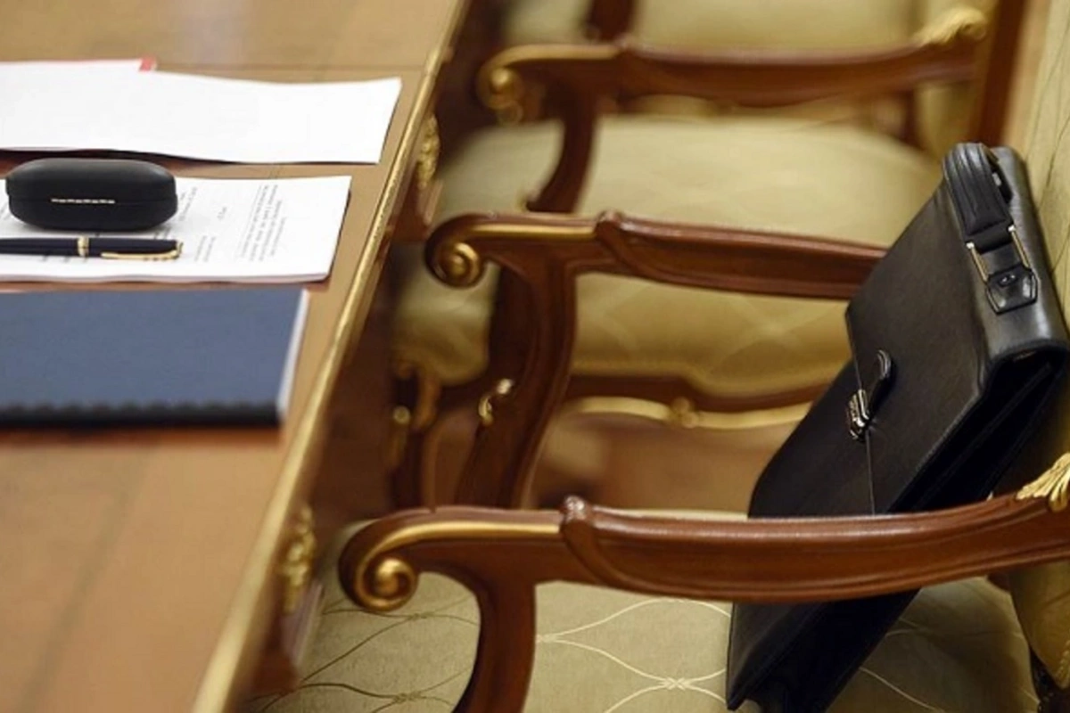 Bəzi dövlət orqanlarının rəhbər işçilərinə yeni vəzifə maaşları müəyyən edilib