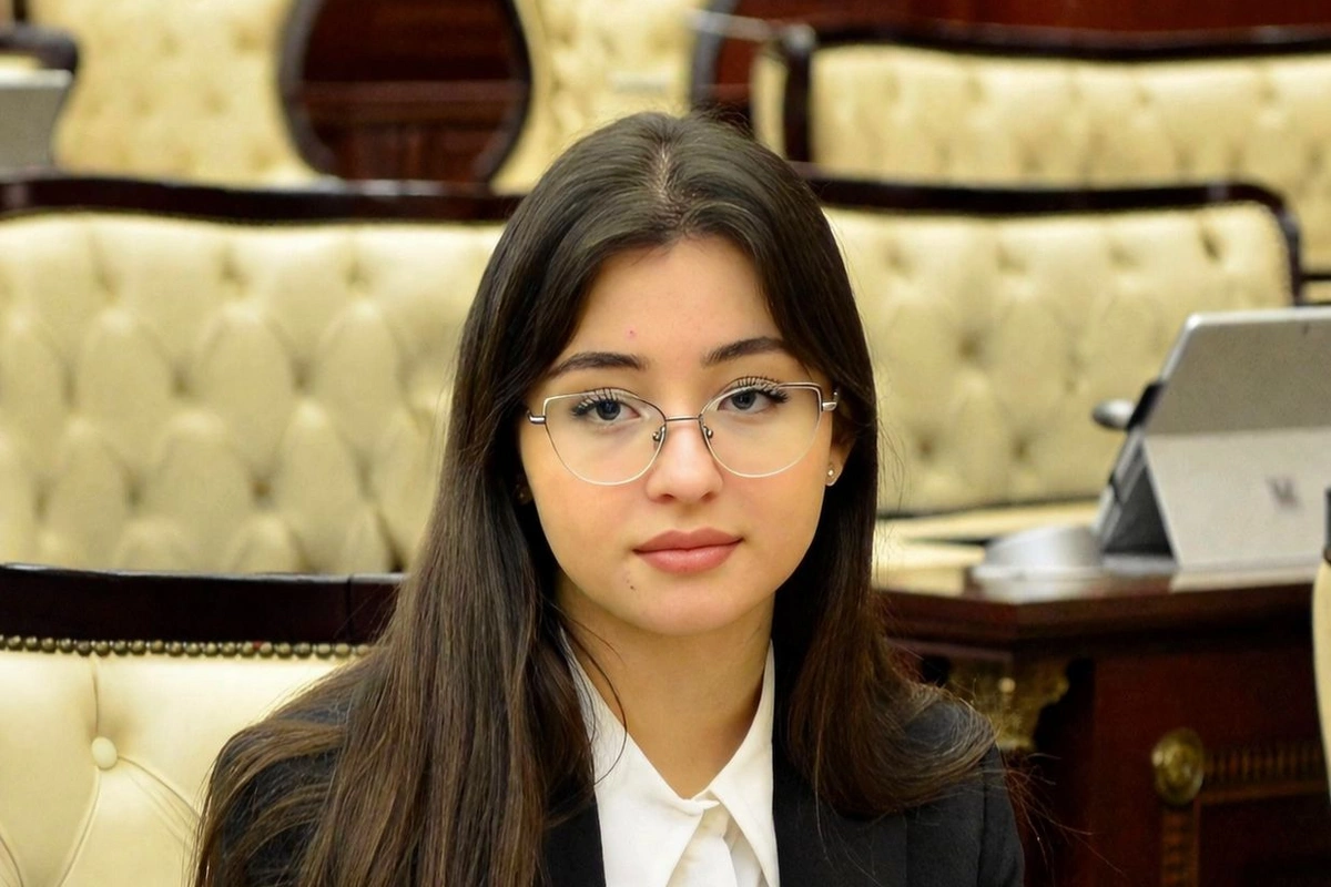 Azərbaycanlı tələbə Oksford Universitetinə qəbul olub