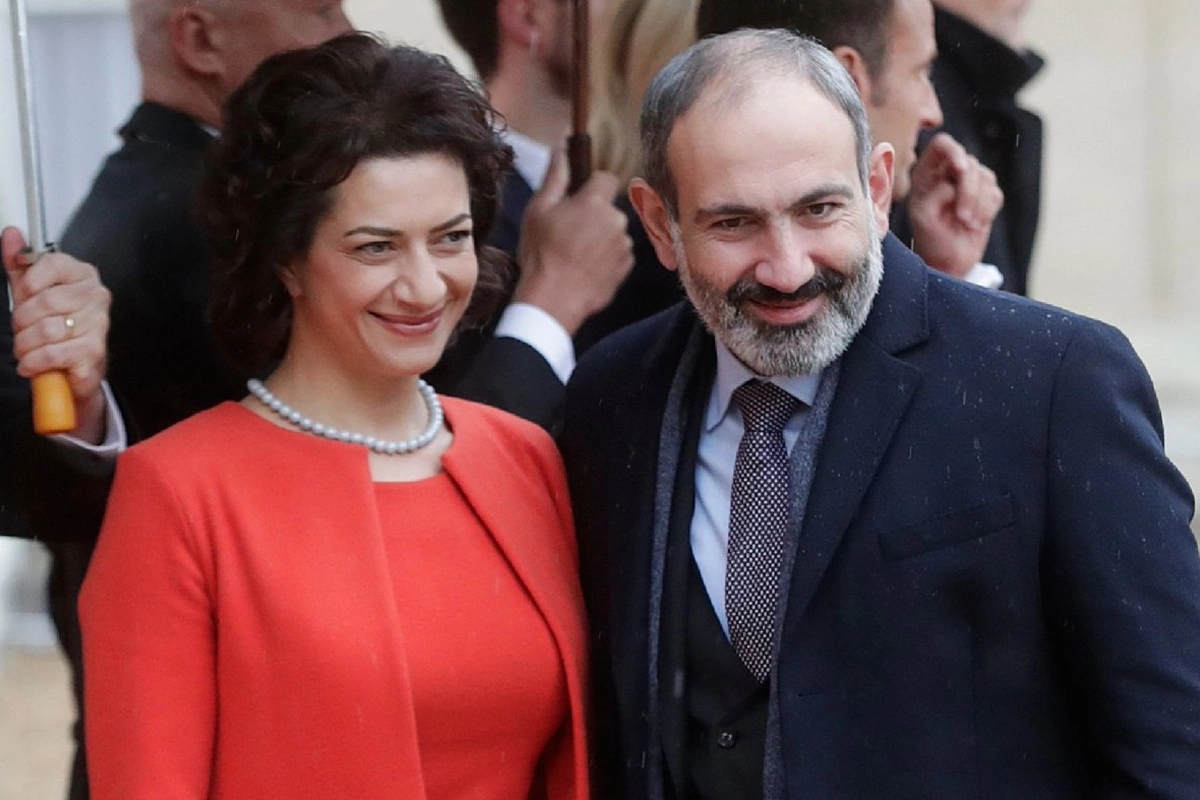 Nikol Paşinyan Anna Akopyanla ayrılığını belə təsdiqlədi