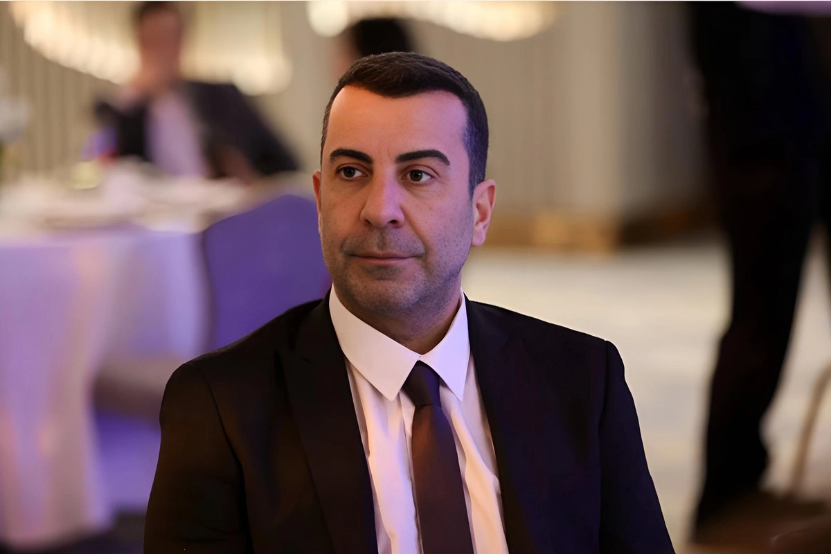 Emre Karayel rep oxuyaraq karyerasında bir ilkə imza atdı