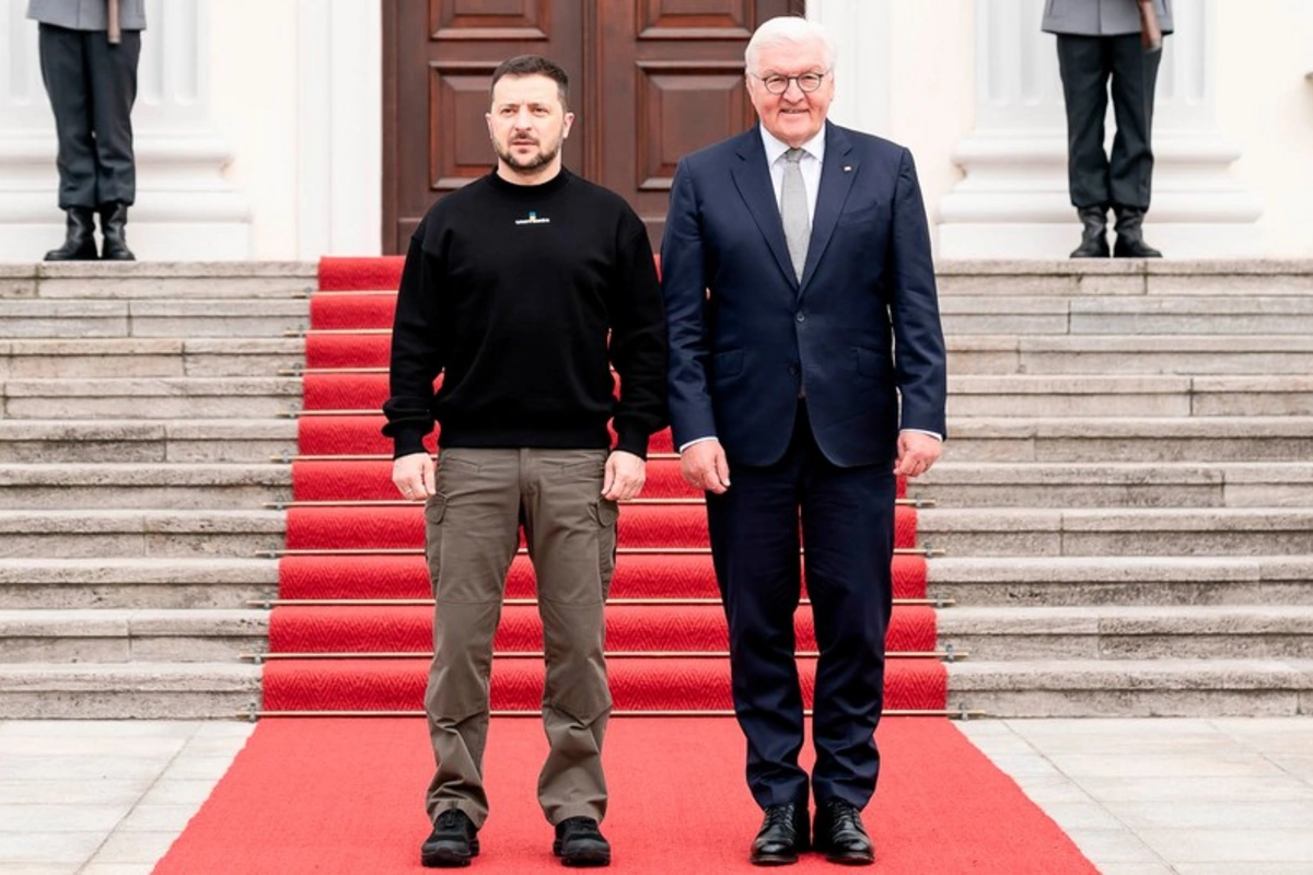 Zelenski Almaniyanın Prezidenti ilə Ukraynanın ehtiyaclarını müzakirə edib Zelenski Almaniyanın Prezidenti ilə Ukraynanın ehtiyaclarını müzakirə edib