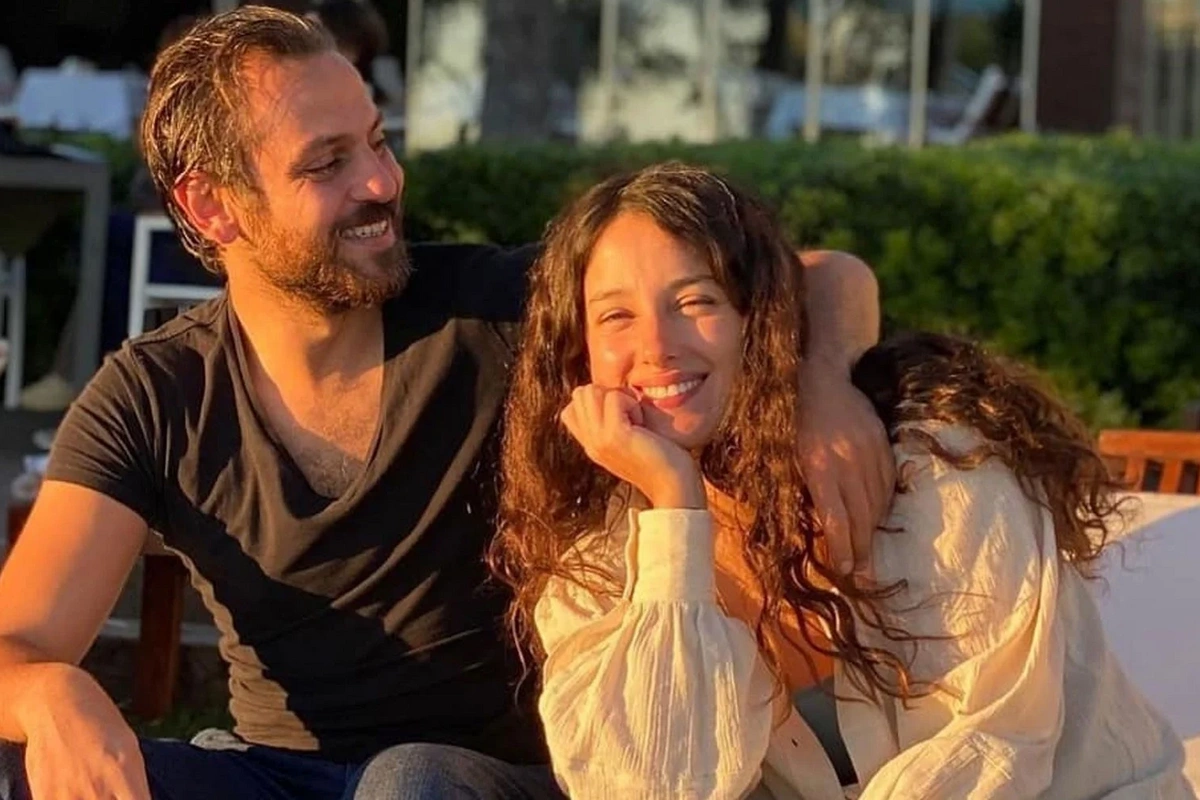 Məşhur aktyorların 8 illik evliliyi bitdi