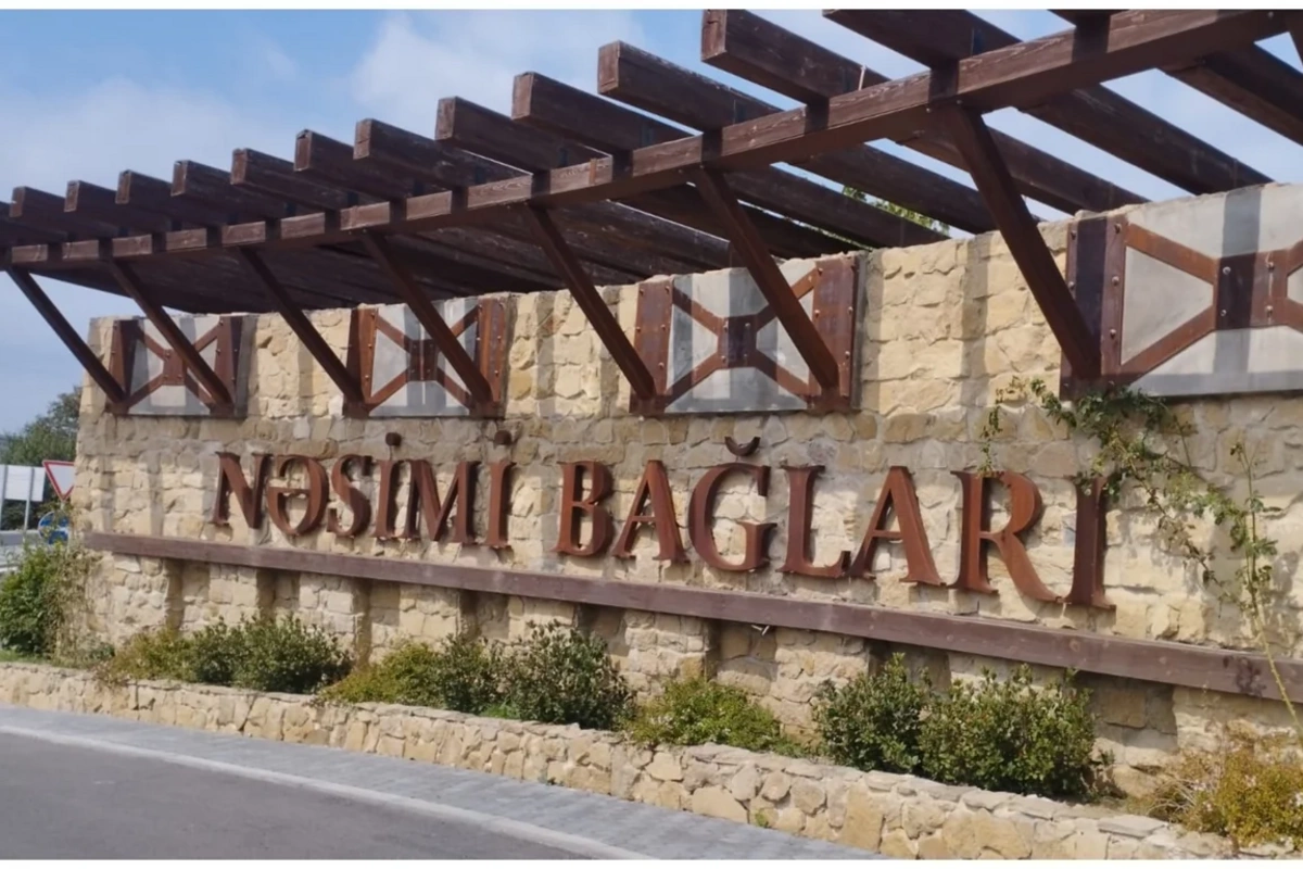 Rəşad Ələkbərov: Nəsiminin Şamaxıda ucaldılan abidəsi 5 ilə hazırlanıb