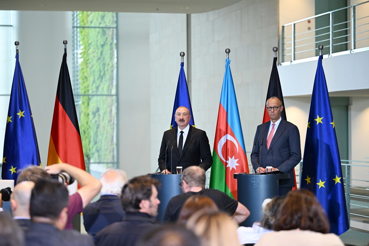 İlham Əliyev və Federal Kansler Fridrix Merts mətbuata bəyanatlarla çıxış ediblər
