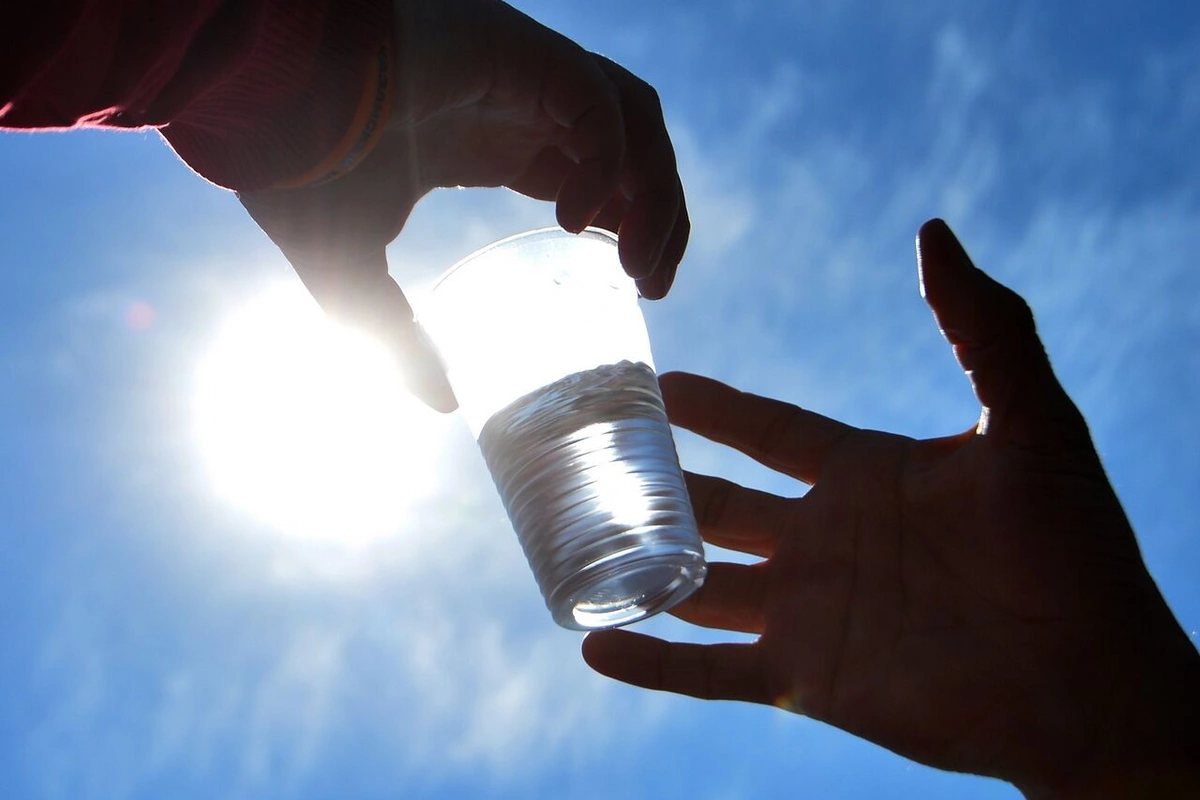 İsti havada hansı içkilər təhlükəlidir? - Mütəxəssislər xəbərdarlıq edir