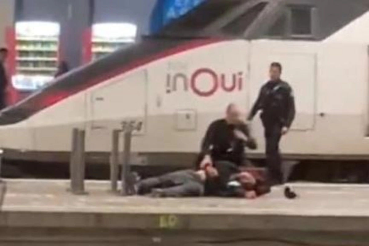 Parisin mərkəzində atışma - Silahlı şəxs zərərsizləşirilib