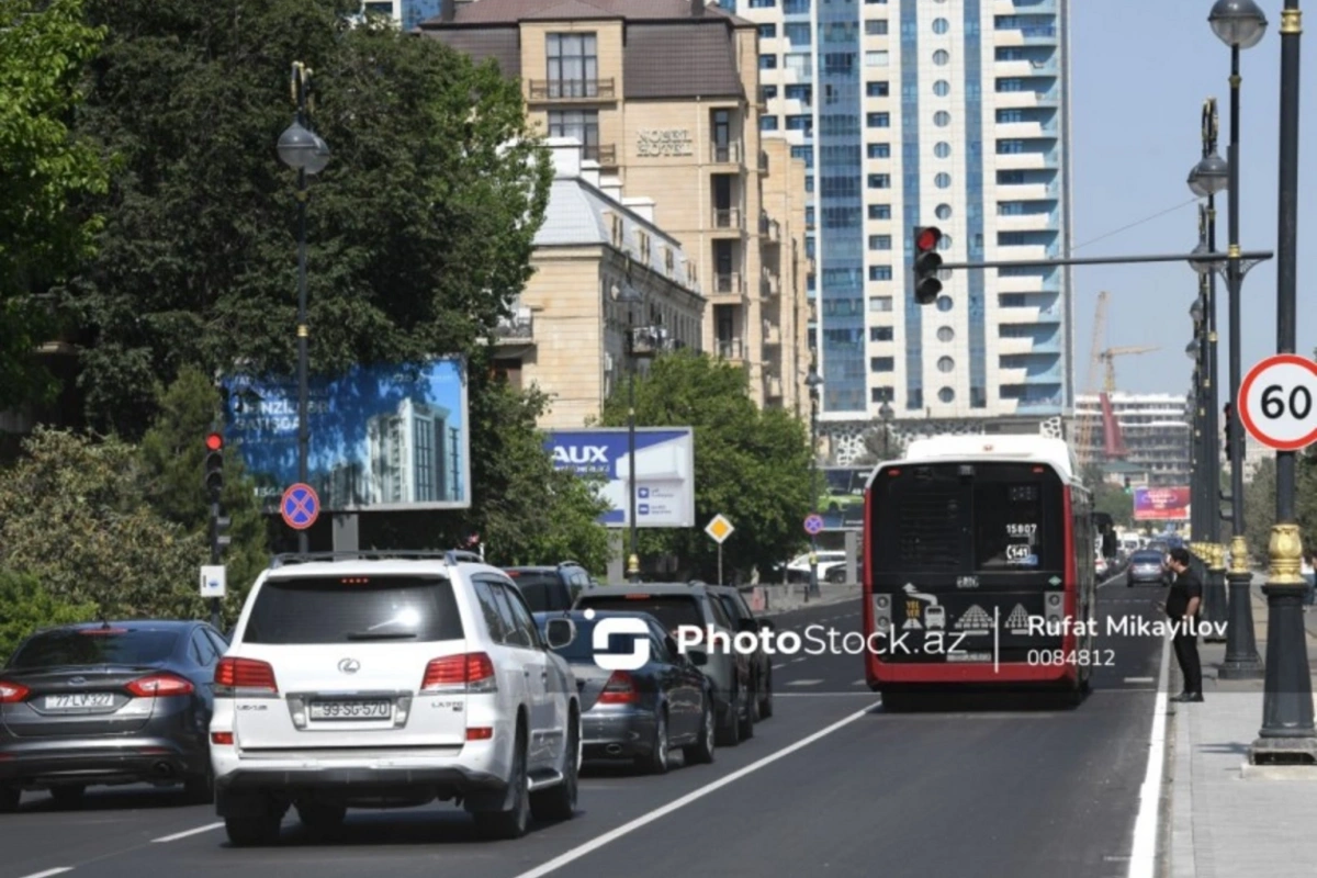 Bakı yollarının zolaqlı problemi: Çıxış yolu nədir? Bakı yollarının zolaqlı problemi: Çıxış yolu nədir?