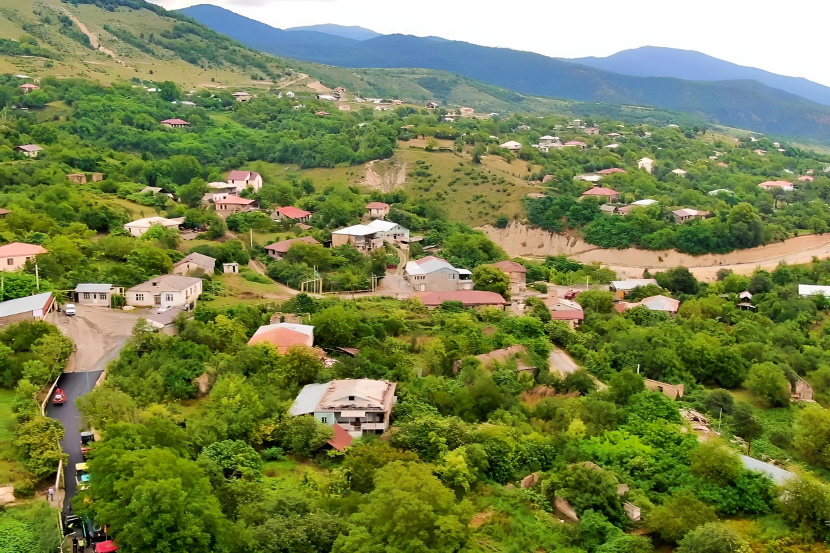 Ağdərənin Vəngli kəndinə növbəti köç yola salınıb