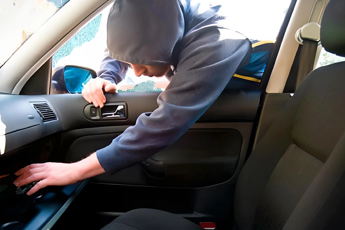 Bakıda sərnişin taksi sürücüsünün telefonunu oğurlayıb