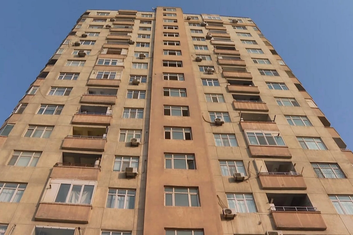 Yasamalda yanğında üç nəfərin öldüyü binanın TƏMİRİNƏ BAŞLANILDI