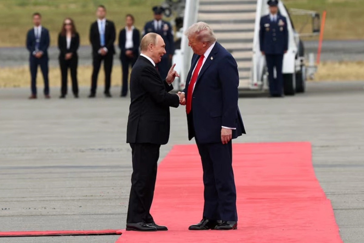 Donald Trump and Vladimir Putin's negotiations began in a three-on-three format