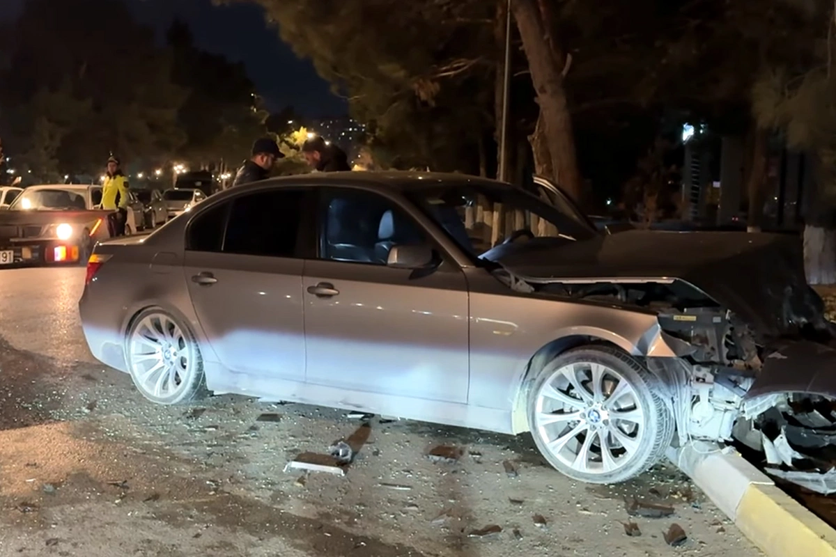 BMW ilə Prius toqquşdu