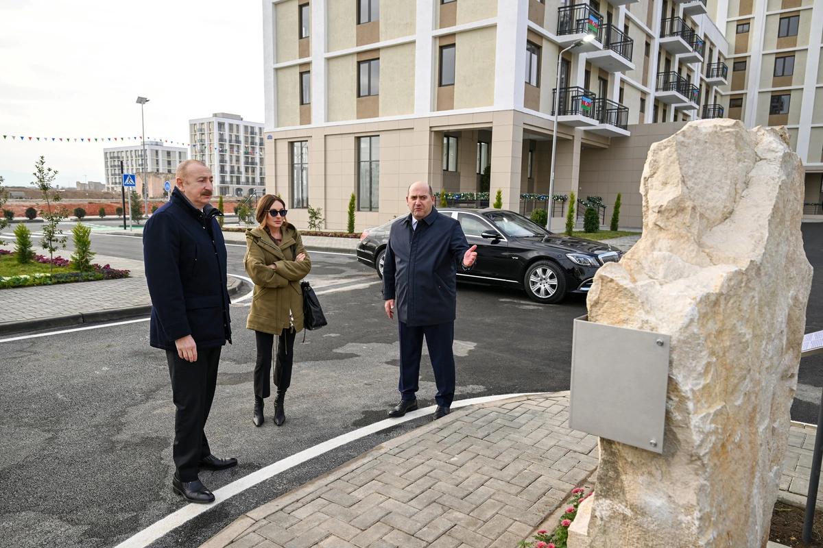 İlham Əliyev Ağdamda 2-ci yaşayış kompleksinin açılışında iştirak edib