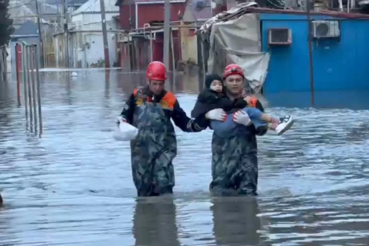 FHN su basmış ərazilərdən 454 nəfəri təxliyə edib