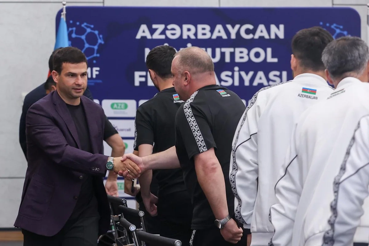 Orxan Məmmədov Avropa çempionatından əvvəl minifubol millisinin üzvləri ilə görüşüb