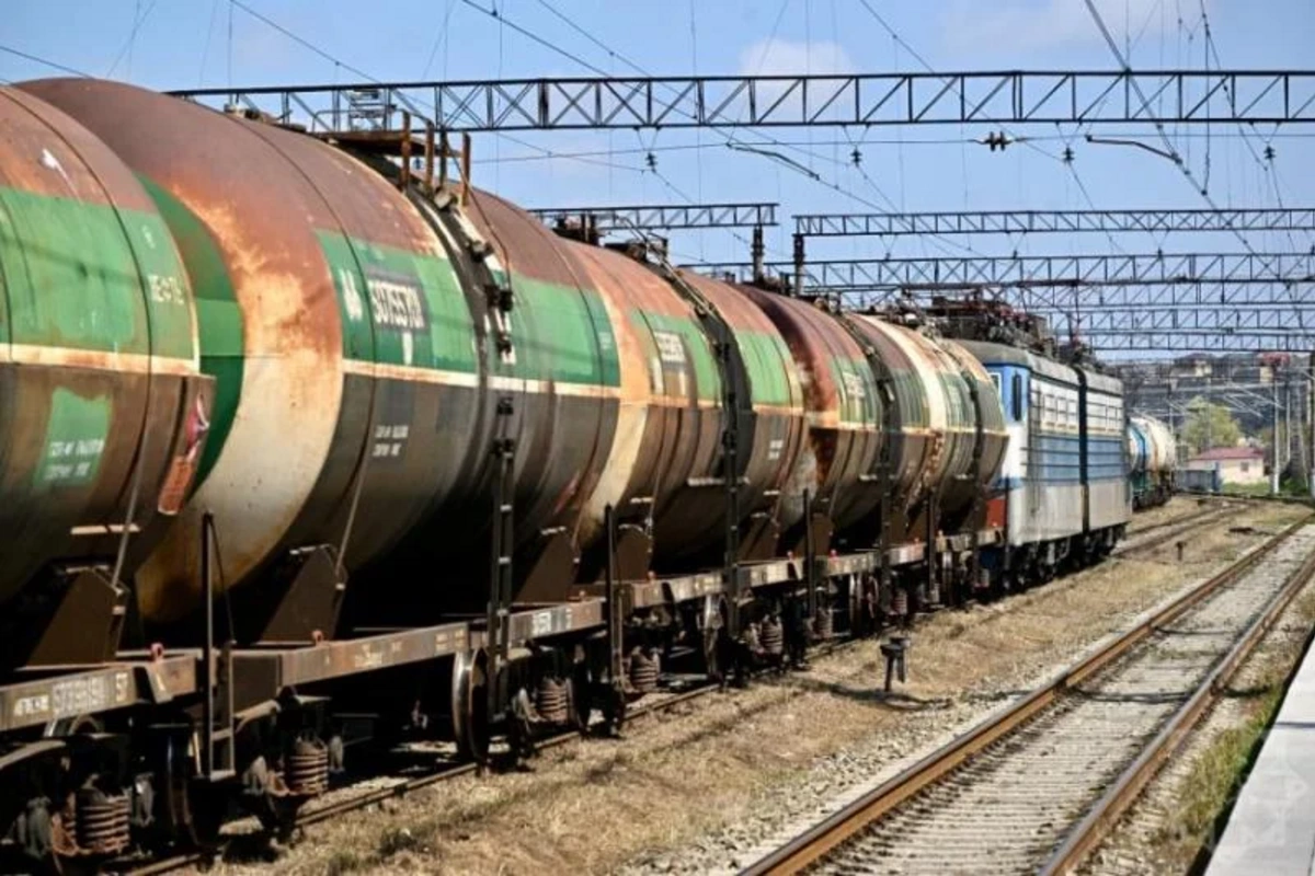 Азербайджан сегодня отправит в Армению 22 вагона с дизтопливом