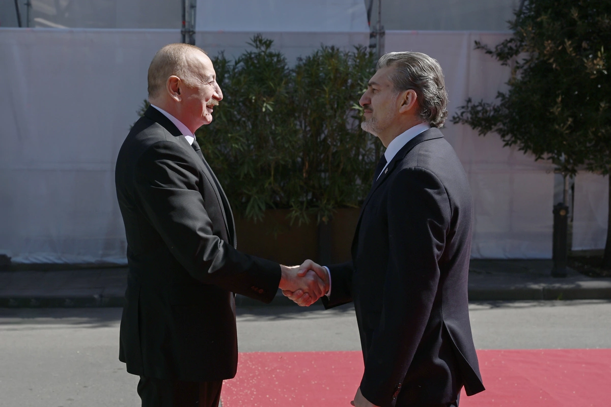 Prezident İlham Əliyevin Tbilisidə rəsmi qarşılanma mərasimi keçirilib