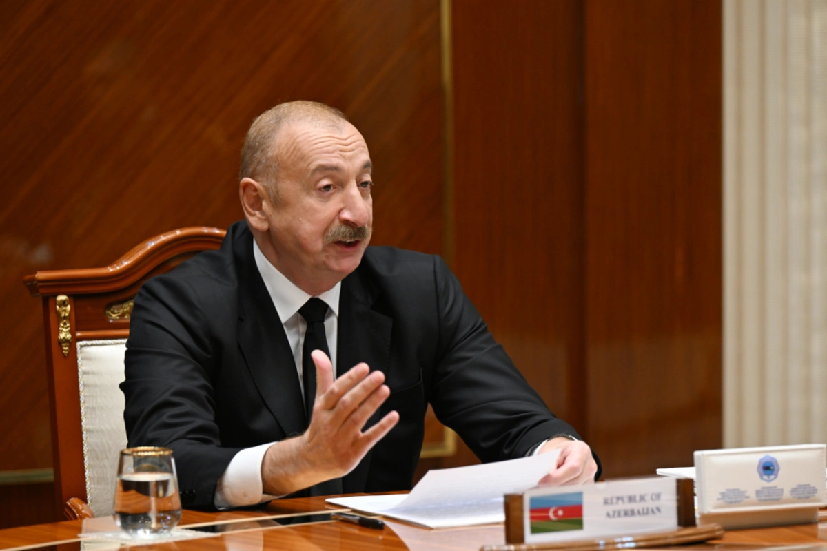 İlham Əliyev: Türkmənistan və Azərbaycan iki qardaş ölkə kimi bundan sonra da çiyin-çiyinə irəli gedəcək İlham Əliyev: Türkmənistan və Azərbaycan iki qardaş ölkə kimi bundan sonra da çiyin-çiyinə irəli gedəcək